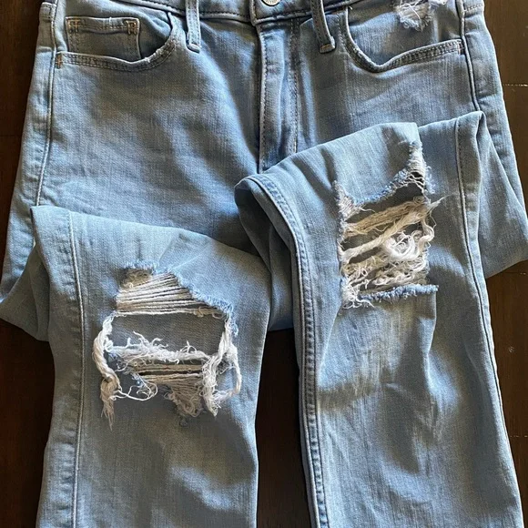 Hollister curvy high rise crop slim straight jeans - Picture 3 of 7